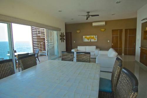 Punta Arrocito Huatulco
