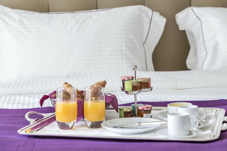 O Monot Hotel