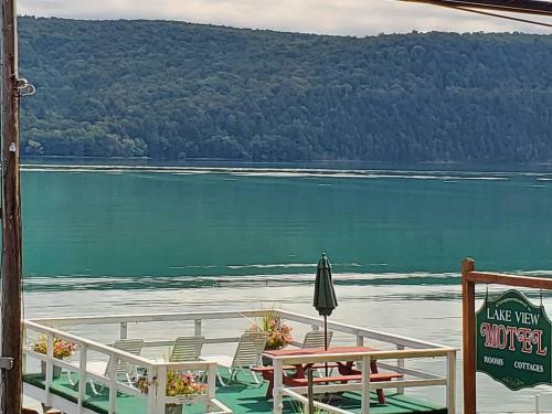 Lake View Motel