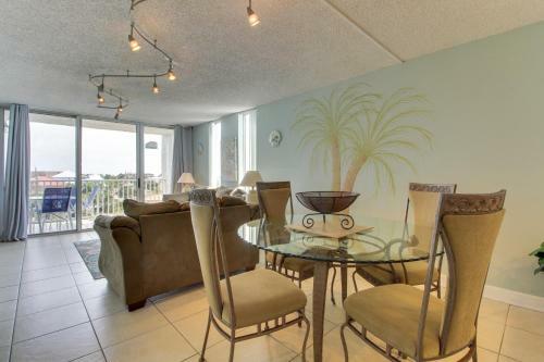 Dolphin Point #406a
