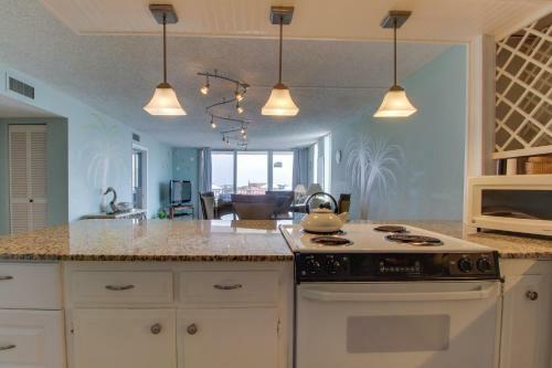Dolphin Point #406a