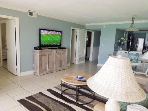 Beach House 604d