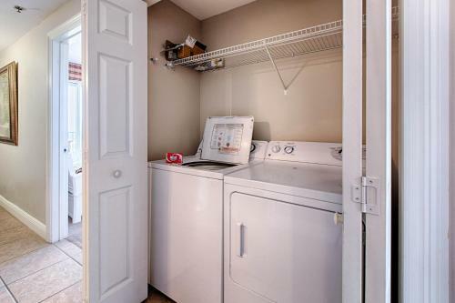 Ariel Dunes II 2201- Flr 22- 3br 3ba - (8)