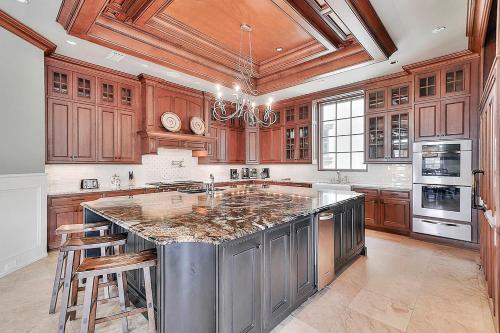 Gigglin Marlin Home