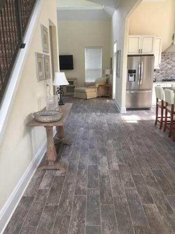 High Tide Apartment