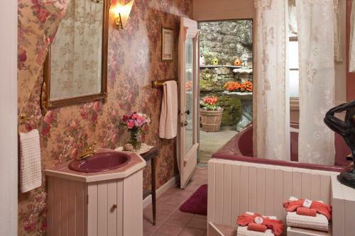 Bed & Breakfast Cliff Cottage Inn