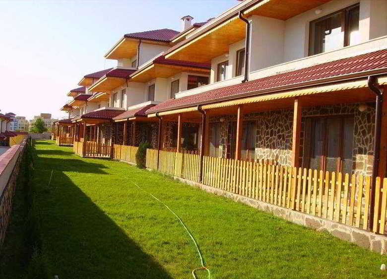 Hotel Vemara Club