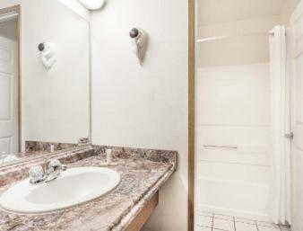 Hotel Super 8 By Wyndham Phoenix Metro North