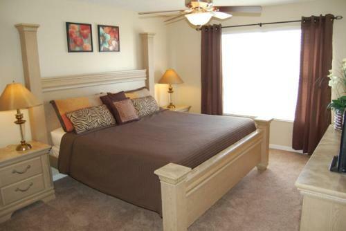 Large 7 Bed 4 Bath Home With Pool & Spa