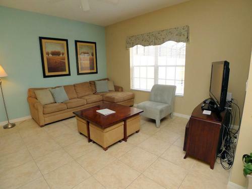 Paradise Palms Resort - 8963