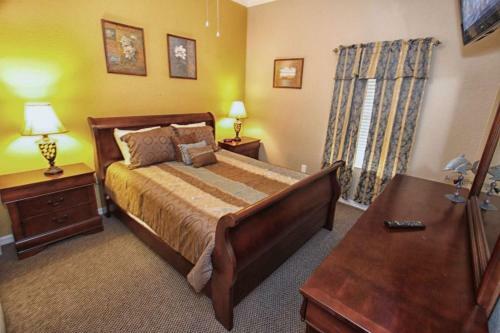 Lovely 3 Bedroom 2 Bath Condo With Lake View