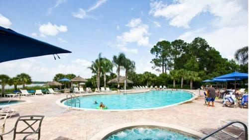 Lovely 3 Bedroom 2 Bath Condo With Lake View