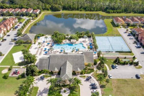 5 Bedroom 5 Bath Pool Home With Spa In Paradise Palms Resort