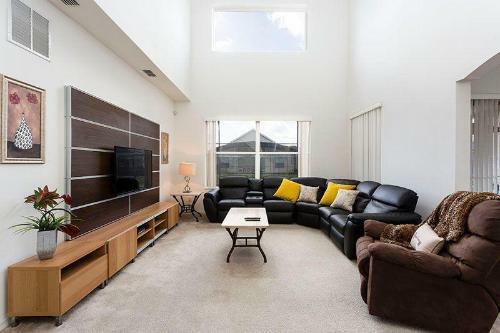 Tourmaline House 1056