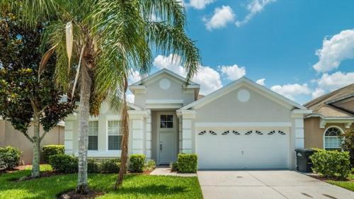 Lovely 4 Bedroom 3 Bath Pool Home In Gated Resort