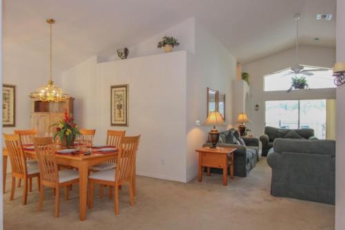 Santee Vill 8102