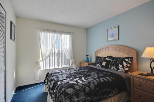 Conveniently Located 4 Bedroom 3 Bath Pool Home In Lindfields