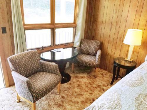 White Mountain Motel And Cottages