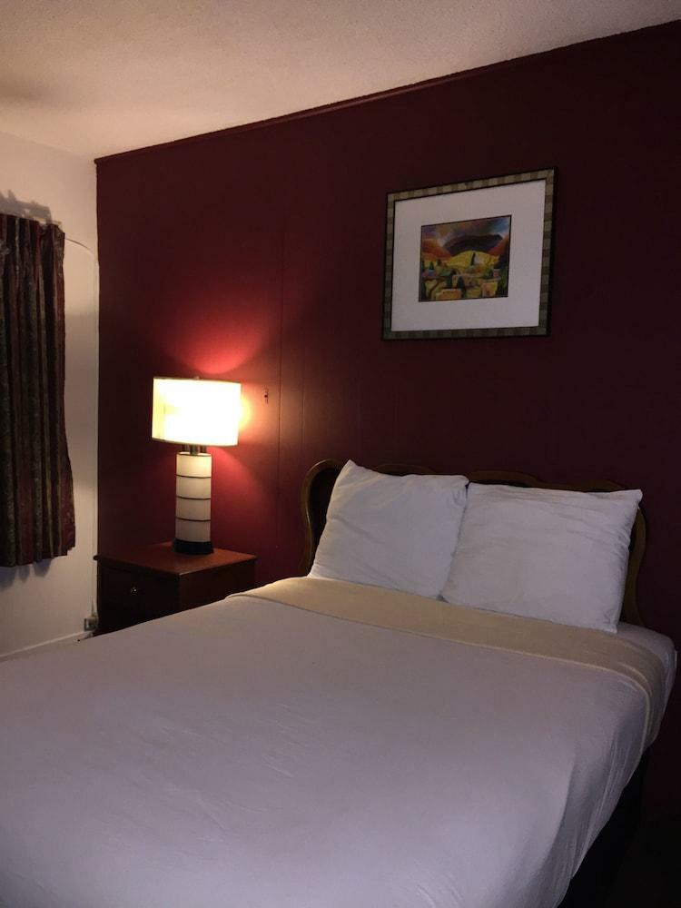 Hotel Holiday Lodge