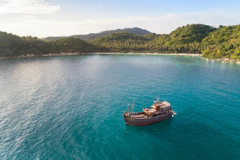 Hotel Haadtien Beach Resort