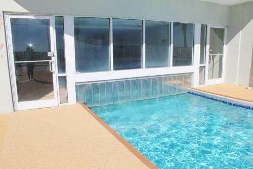Tradewinds 605