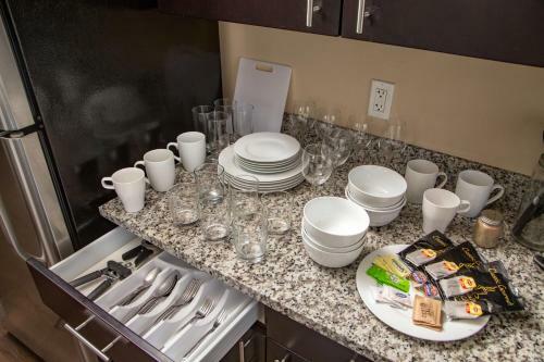 Mare Azur Miami Luxury Apartments By Grand Bay