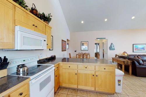 Rim Village H4
