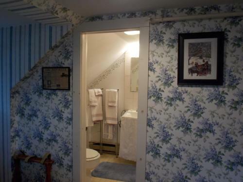Bed & Breakfast Old Red Inn & Cottages
