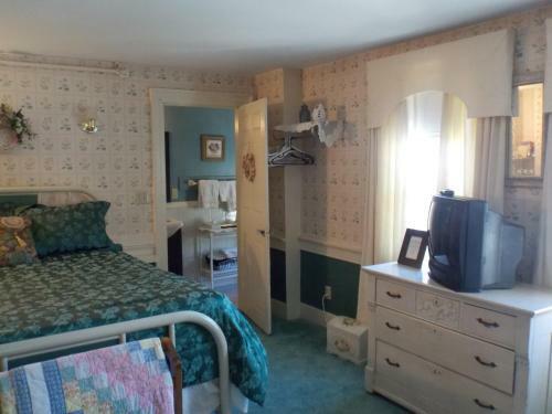 Bed & Breakfast Old Red Inn & Cottages