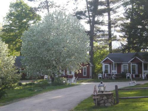 Bed & Breakfast Old Red Inn & Cottages