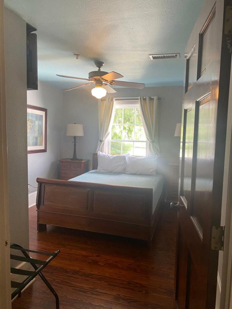 Bed & Breakfast Balcony Guest House