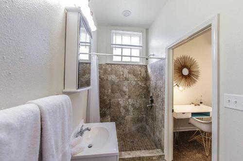 Two-bedroom, Two-bath Located In Historic Treme