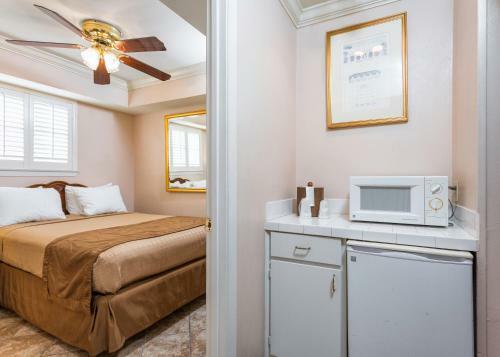 French Quarter Suites Hotel