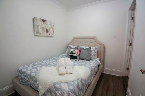Apartamentos 5 Br - Sleeps 8! Steps From Bourbon Street!