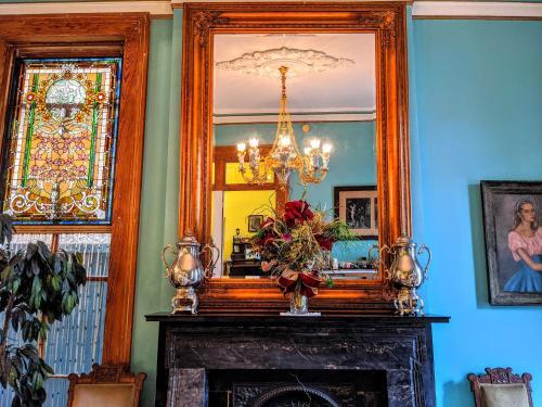 Bed & Breakfast Parisian Courtyard Inn