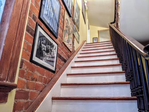 Bed & Breakfast Parisian Courtyard Inn