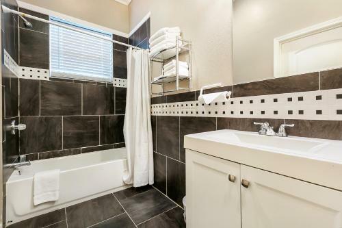 Apartamento Spacious 3br/2.5bath Condo In Great Location
