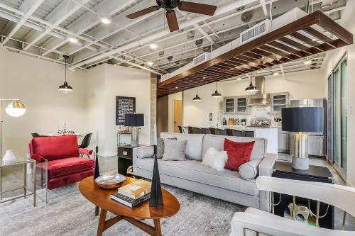 Apartamento Two-bedroom, Two-bath Penthouse Apt In Warehouse Dist.