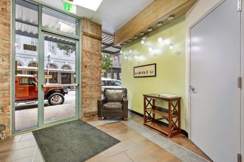 Apartamentos Spacious Condos Steps Away From French Quarter