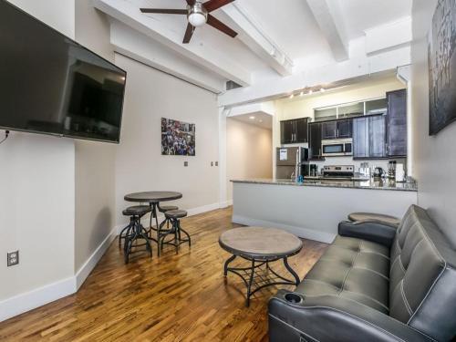 Gorgeous Apartments In Merchant Lofts By Hosteeva