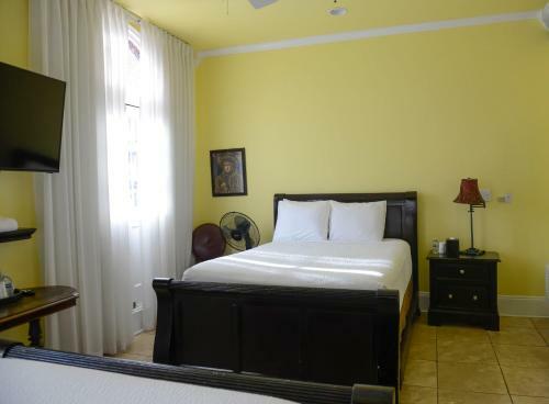 Frenchmen Hotel