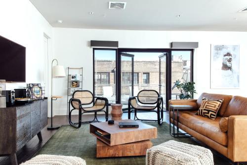 Apartamento Lyric At 451 Girod St