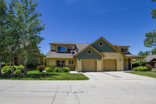 Whispering Pines 1025