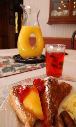 Hostal Tudor Rose B&B And Chalets