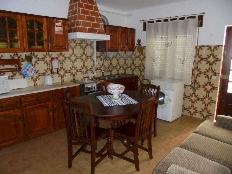 Hostal Lagos City Center Guest House & Hostel