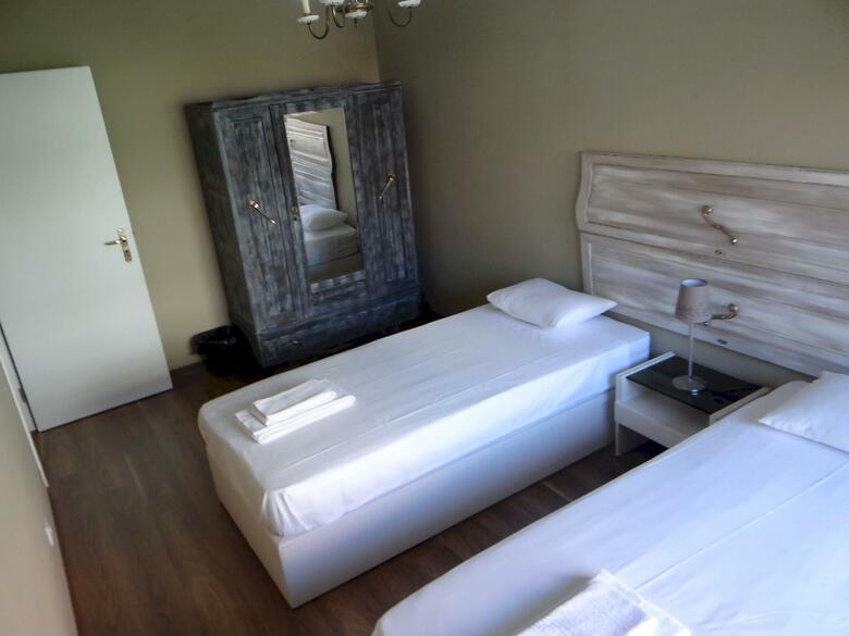 Hostal Wallis Rato