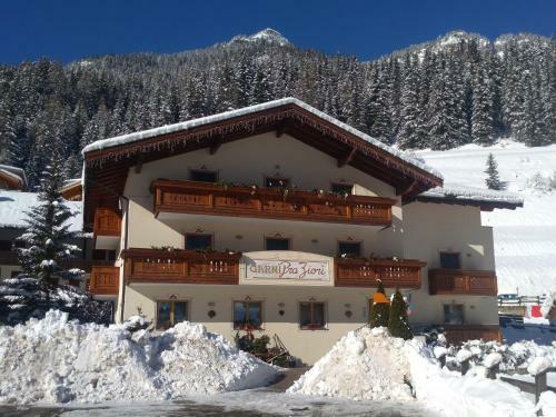 Hotel Garn� Pr� Fior�