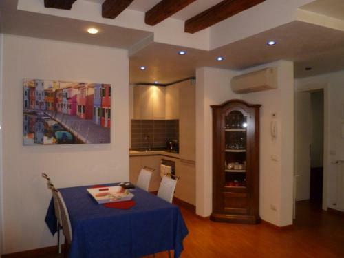 Venicein Apartments