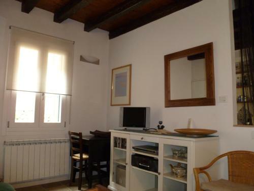 Venicein Apartments