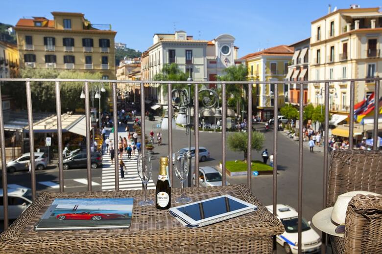 Piazza Tasso B&B